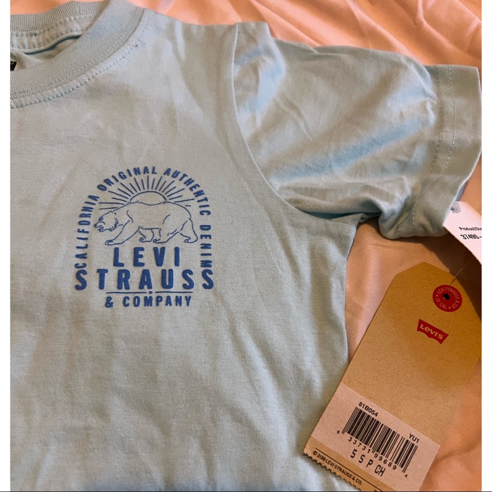 LEVI’S STRAUSS & CO ~Kids Graphic Tee (NWT)
